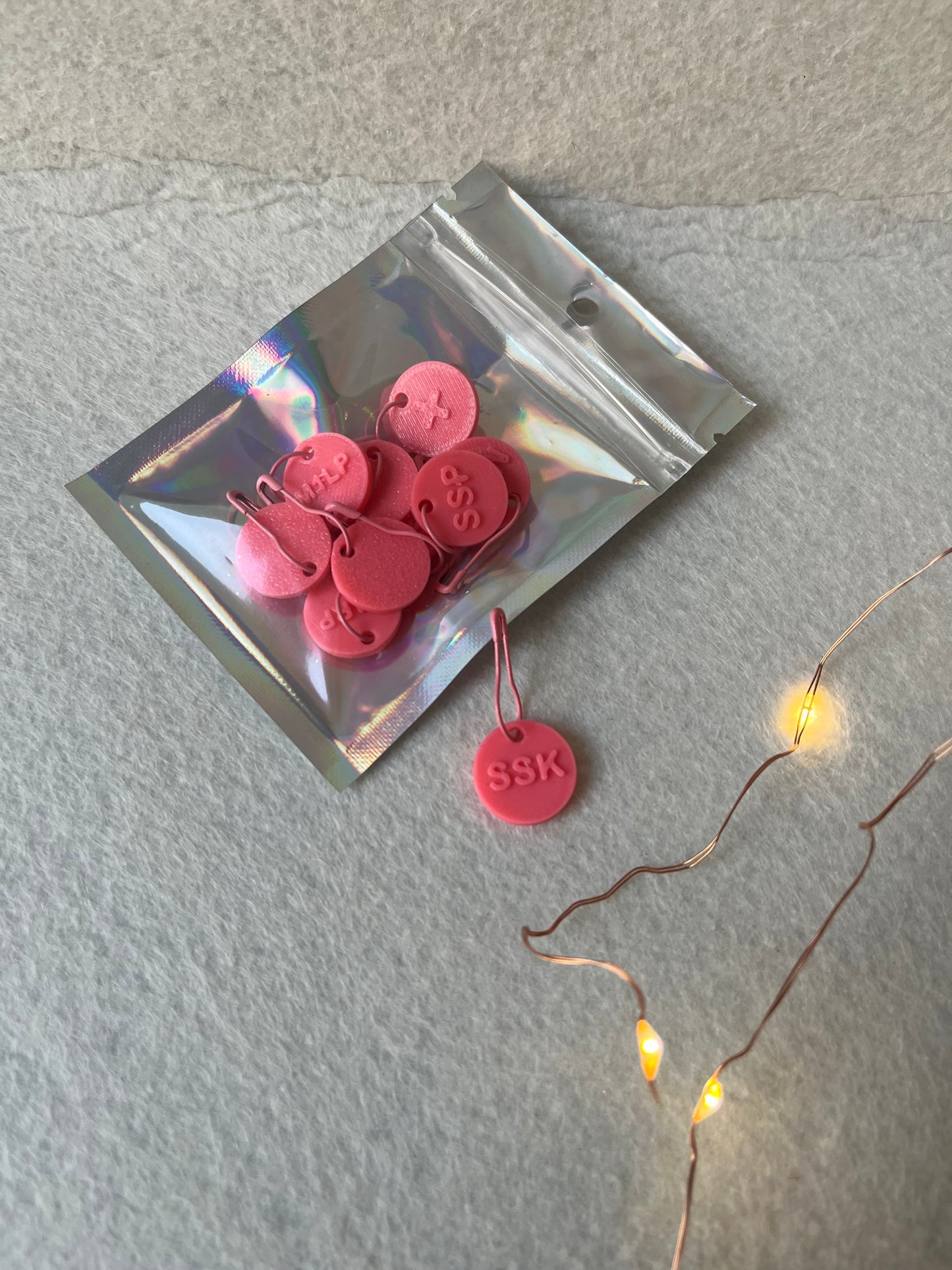 Marcadores com aumentos e diminuições